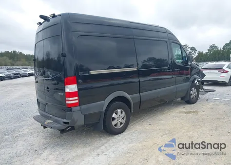 2017 Mercedes-Benz Sprinter 2500 Standard Roof V6 z USA, uszkodzony, nr VIN WD3PE7CD3HP520388